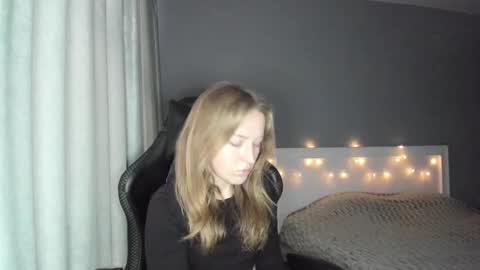 AnnyFourse online show from 12-24-24, 10:55