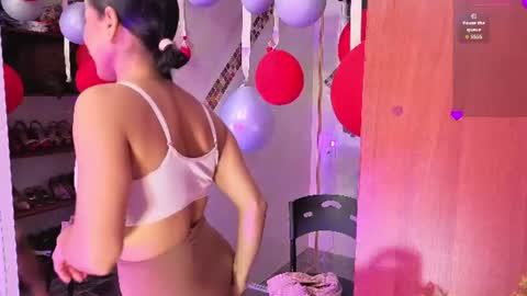Snapshot of annylittle_ chatting on 07-16-26, 03:12 LittleSunny My schedule 1400 - 2200 GMT -5 online show from 07-16-26, 03:12