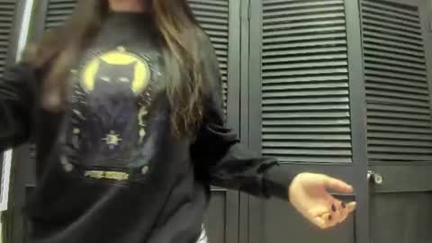 Snapshot of annyluna1 chatting on 08-07-26, 12:18 Annyluna online show from 08-07-26, 12:18