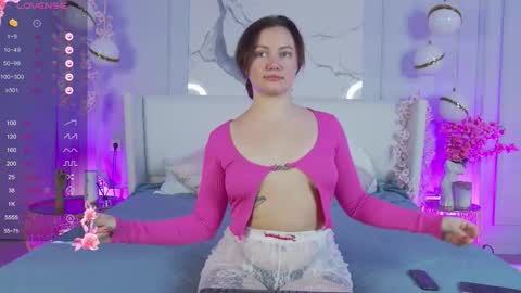 Snapshot of annysue_ chatting on 10-16-25, 05:19 AnnySue online show from 10-16-25, 05:19