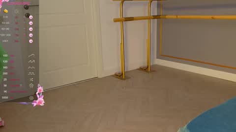 Snapshot of annysue_ chatting on 11-08-25, 05:18 AnnySue online show from 11-08-25, 05:18