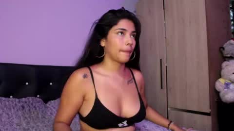 Snapshot of annyt_ chatting on 09-16-25, 02:23 anny online show from 09-16-25, 02:23