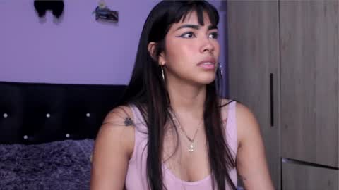 Snapshot of annyt_ chatting on 10-22-25, 01:06 anny online show from 10-22-25, 01:06