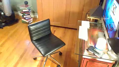 Snapshot of anoaklawnguy chatting on 04-19-26, 02:05 anoaklawnguy online show from 04-19-26, 02:05