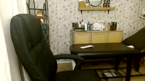 Answer4242 online show from 09-28-25, 06:19