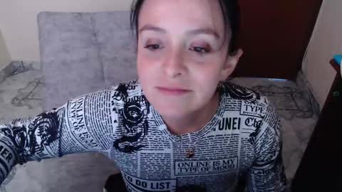 Snapshot of antara_girl chatting on 11-25-25, 09:04 PAMELA online show from 11-25-25, 09:04