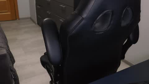 AntawnT online show from 04-10-26, 12:05