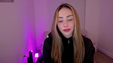 Snapshot of anthonelaa777 chatting on 09-18-25, 04:47 Anthonela online show from 09-18-25, 04:47