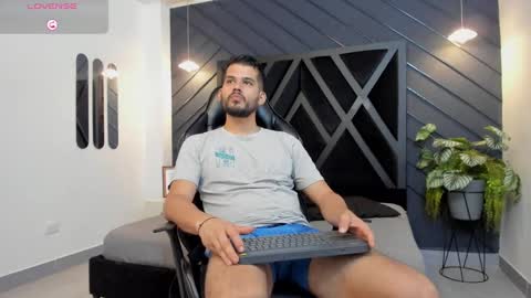 Snapshot of anthony_donati_ chatting on 10-08-25, 12:08 anthony donati online show from 10-08-25, 12:08