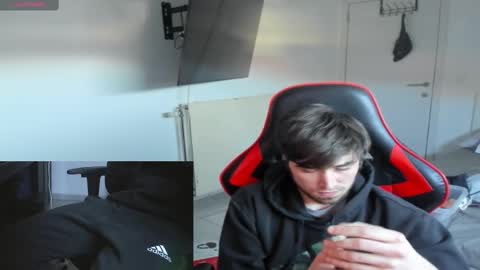 Snapshot of anthonyloveseks chatting on 03-06-25, 03:02 Anthony online show from 03-06-25, 03:02