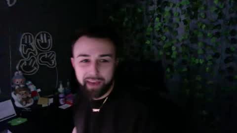 Snapshot of anthonym3 chatting on 12-01-25, 01:49 Ant online show from 12-01-25, 01:49