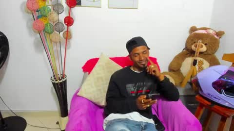 Snapshot of anthoy_wayans chatting on 04-27-26, 12:19 online show from 04-27-26, 12:19