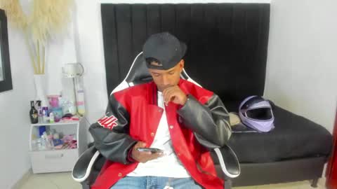 Snapshot of anthoy_wayans chatting on 05-01-26, 12:26 online show from 05-01-26, 12:26