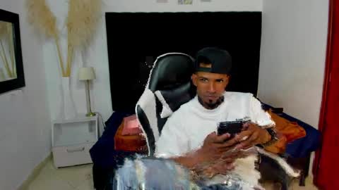 Snapshot of anthoy_wayans chatting on 05-23-26, 01:33 online show from 05-23-26, 01:33