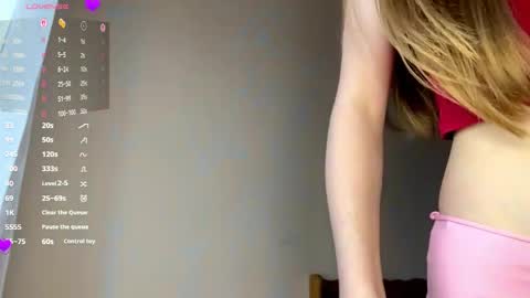 Snapshot of antionettepulgarin chatting on 04-19-26, 03:44 Viktoria online show from 04-19-26, 03:44