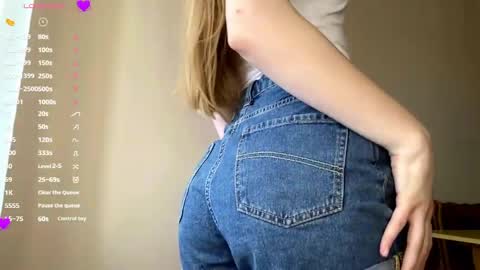 Snapshot of antionettepulgarin chatting on 04-24-26, 03:14 Viktoria online show from 04-24-26, 03:14