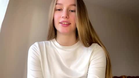 Snapshot of antionettepulgarin chatting on 04-26-26, 03:21 Viktoria online show from 04-26-26, 03:21