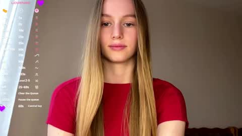 Snapshot of antionettepulgarin chatting on 05-09-26, 03:39 Viktoria online show from 05-09-26, 03:39
