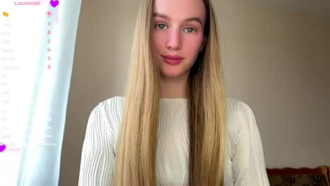 Snapshot of antionettepulgarin chatting on 05-18-26, 03:18 Viktoria online show from 05-18-26, 03:18