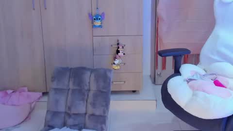 Snapshot of anto_sweet18 chatting on 04-25-26, 12:13 My birthday is on december 2nd surprise me with a gift from my amazonlist online show from 04-25-26, 12:13