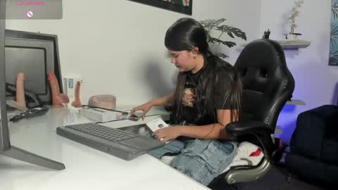   online show from 04-08-26, 07:36