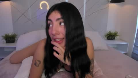 Antonella online show from 11-25-25, 09:26