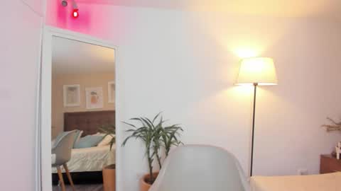 Antonella  online show from 11-18-25, 02:10