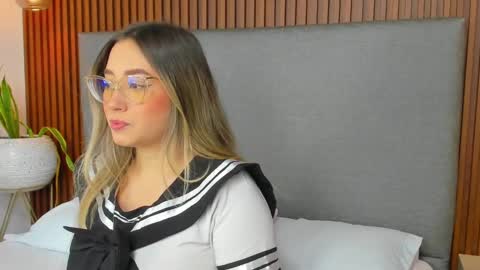 A N T O N E L L A  online show from 01-07-25, 11:58