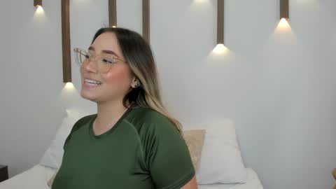 A N T O N E L L A  online show from 01-31-25, 03:11