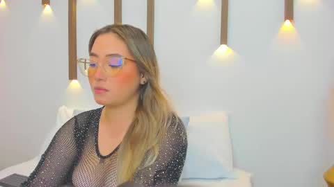 A N T O N E L L A  online show from 02-18-25, 12:06