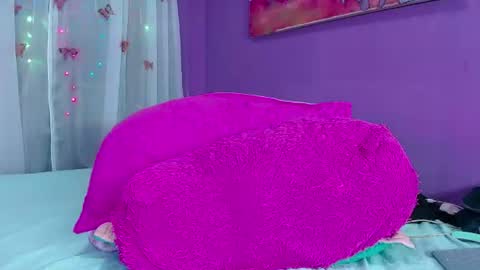 Snapshot of antonella_hotkiss chatting on 06-12-26, 04:39 Antonella online show from 06-12-26, 04:39
