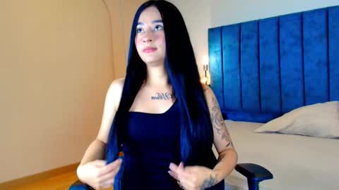 Snapshot of antonella_prada_ chatting on 02-27-26, 04:01 antonella online show from 02-27-26, 04:01