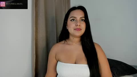 Snapshot of antonella_rod chatting on 04-23-26, 08:11 antonella_rod online show from 04-23-26, 08:11