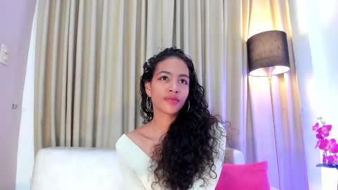 AntonellaHall  online show from 12-31-24, 12:04