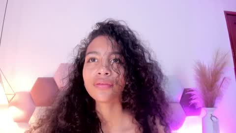 AntonellaHall  online show from 01-09-25, 03:01