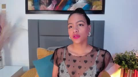 AntonellaHall  online show from 11-27-25, 12:29