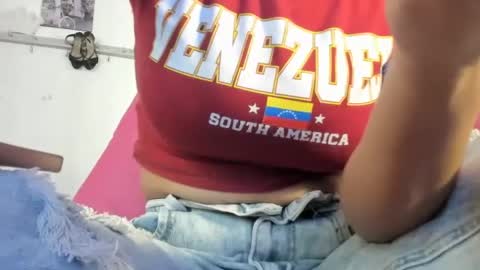 Snapshot of antonellakling_ chatting on 06-27-26, 12:22 ANTONELLA online show from 06-27-26, 12:22