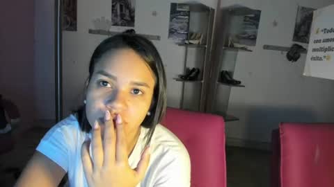 Snapshot of antonellakling_ chatting on 07-04-26, 12:33 ANTONELLA online show from 07-04-26, 12:33