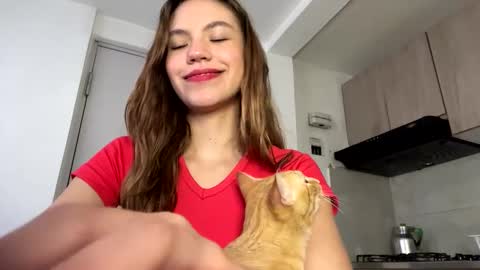 Snapshot of antonellarossii_ chatting on 12-22-24, 05:32 Antonella  online show from 12-22-24, 05:32