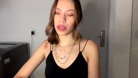 Snapshot of antonellarossii_ chatting on 12-26-24, 11:43 Antonella  online show from 12-26-24, 11:43