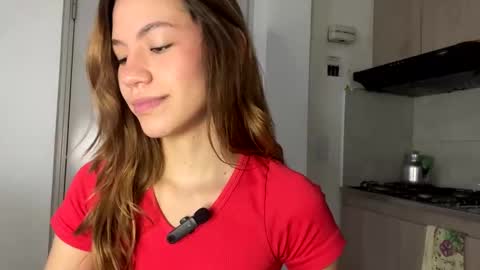 Snapshot of antonellarossii_ chatting on 02-06-25, 01:43 Antonella  online show from 02-06-25, 01:43