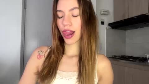 Snapshot of antonellarossii_ chatting on 02-09-25, 01:14 Antonella  online show from 02-09-25, 01:14