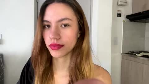 Snapshot of antonellarossii_ chatting on 02-12-25, 04:22 Antonella  online show from 02-12-25, 04:22