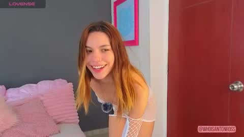 Snapshot of antonellarossii_ chatting on 05-23-26, 02:43 Antonella online show from 05-23-26, 02:43
