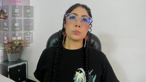 A N T O N E L L E  online show from 11-12-25, 11:32