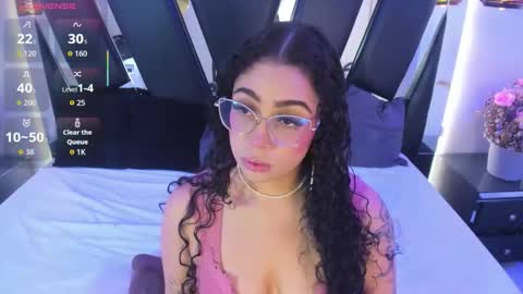 A N T O N E L L E  online show from 11-19-25, 11:43