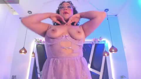 A N T O N E L L E  online show from 06-27-26, 12:22
