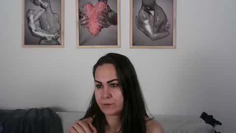 Antonia online show from 01-19-26, 04:49