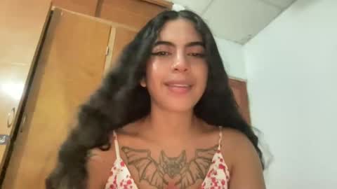 Snapshot of antoniabloom chatting on 01-24-25, 01:35 Antonia online show from 01-24-25, 01:35