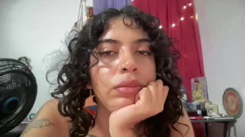 Snapshot of antoniabloom chatting on 12-03-25, 05:15 Antonia online show from 12-03-25, 05:15